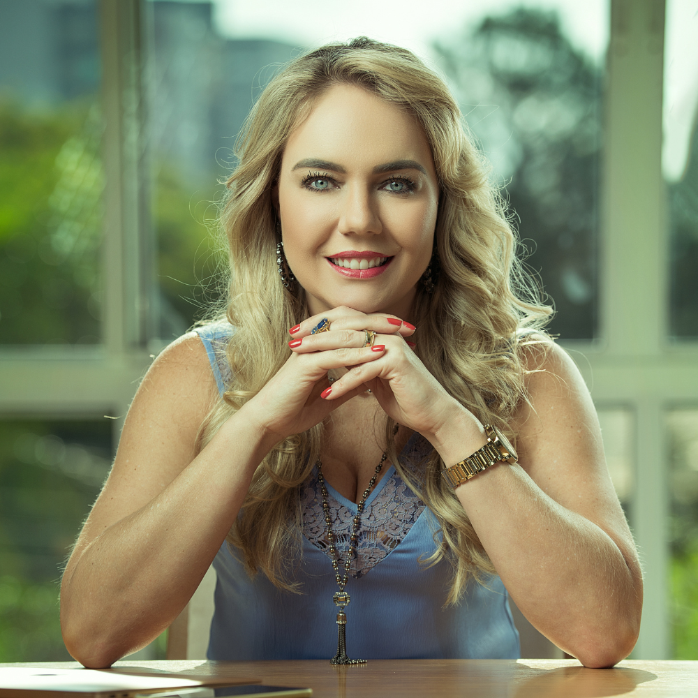 Dra. Vanessa Nani, dentista em Alphaville, especialista em odontologia estética e responsável pela Prime Saúde Oral.